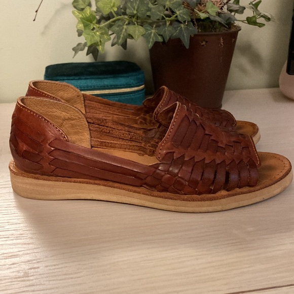 Authentic Leather Woven Huaraches - Picture 5 of 11